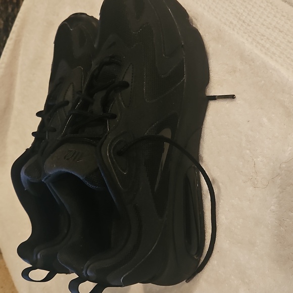Nike  All-Black Sneakers - Picture 3 of 7